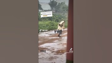 Thumbnail of je veut rire Dans l'eau 😂😂😂😂 #foryou #comedy #viral #funny