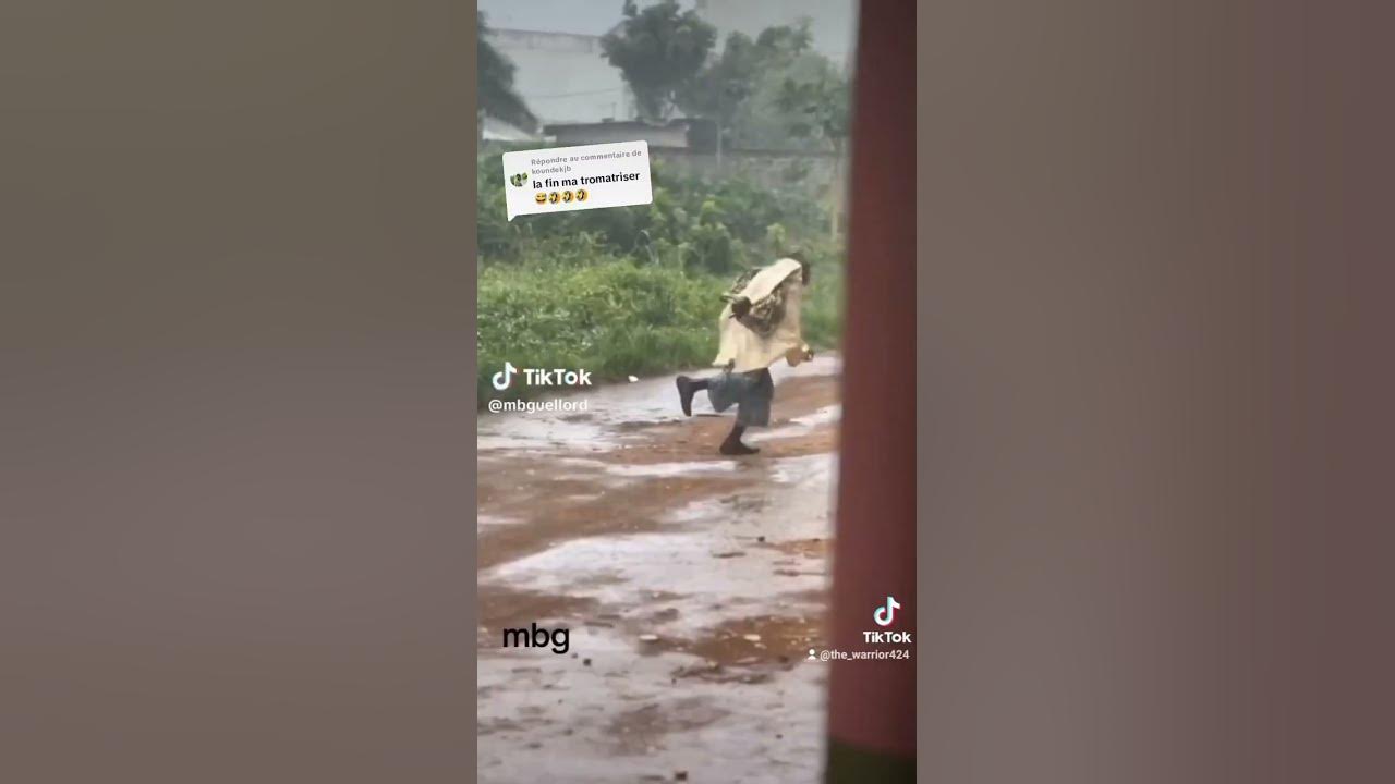 je veut rire Dans l'eau 😂😂😂😂 #foryou #comedy #viral #funny
