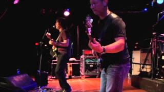 Walfredo Reyes, Jr. w/ Carl Verheyen Band - "Take One Step" (live)