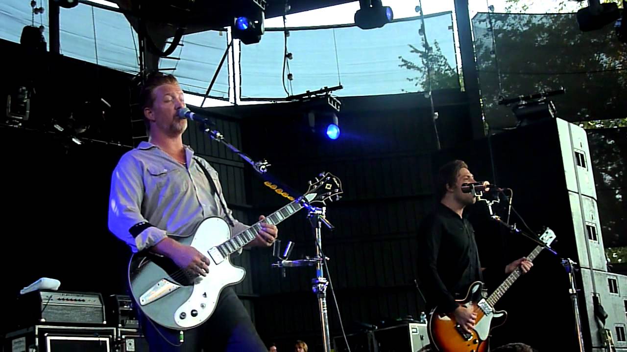 Queens of the Stone Age w/Eddie Vedder - Make it Wit' Chu and Little Sister at Alpine Valley (PJ20)