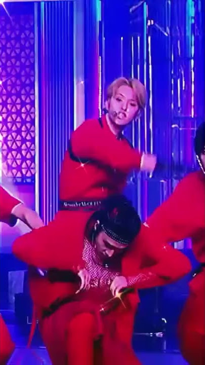 Stray Kids Performing Thuderous On Stage For The First Time Ever