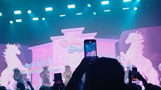 Eurovision Pre Party 2025: YIHAA - Dolly Style ft. uncomfortably loud Nick | 🇸🇪