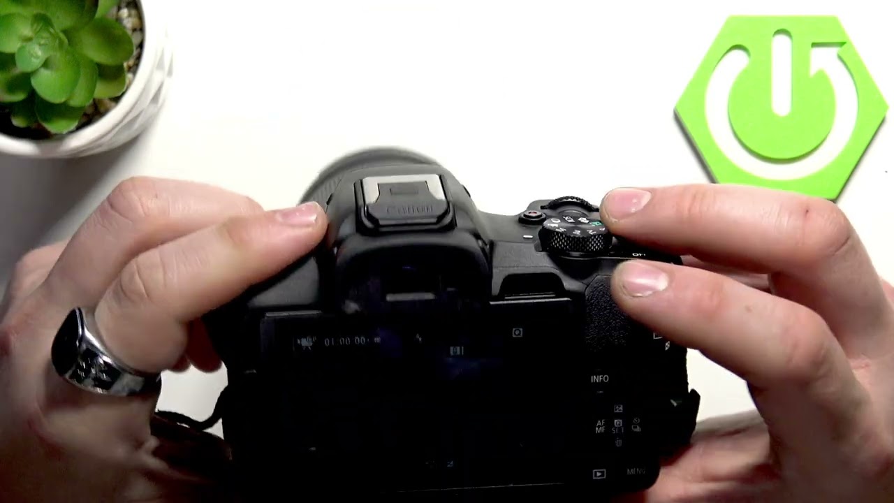 CANON EOS R50 – How to Enable or Disable Hand Stabilization