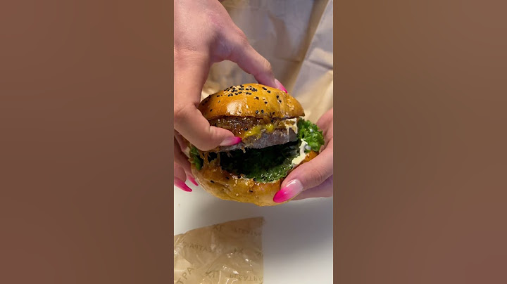 Jak jíst hamburger, nejlepší hamburgery, ochutnávka burgerů, jdeme žrát hambáče #shorts