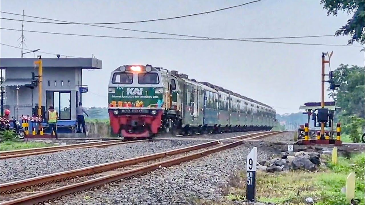 NGEBUT EDAN!! KOMPILASI KERETA API NGEBUT PARAH 120KM/H DI PULAU JAWA PART 17 | NO 1 RAJANYA KERETA!