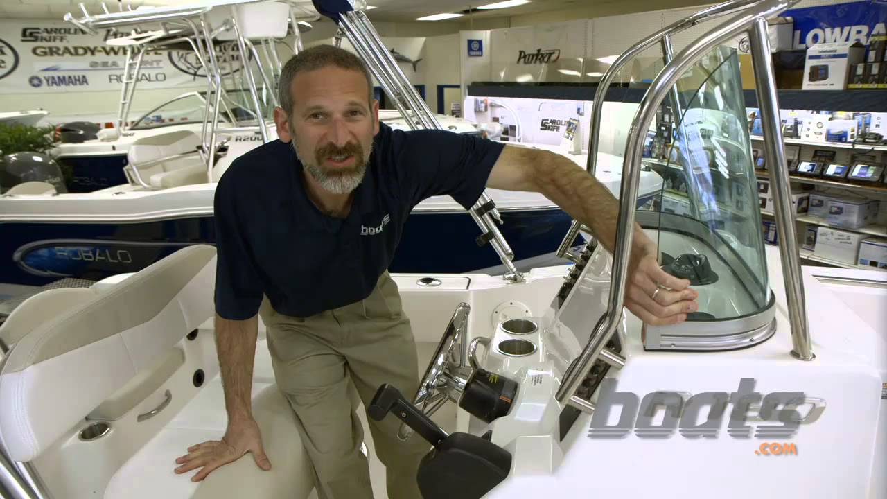 ⁣Robalo R 180: Tough Center Console Powerboat