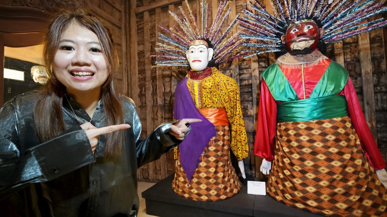 PERTAMA KALI LIHAT ONDEL-ONDEL!! DISINI BANYAK TOPENG DAN WAYANG!!