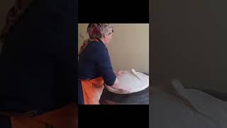 Yufkacıların Sırrı İle Böreklik Yaş Yufka Nasıl Açılır? #borek #food #shorts