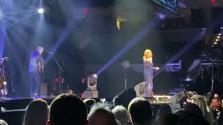 Reba McEntire - The Last One to Know/Going Out Like That - LIVE In Concert - Charlottesville, VA!