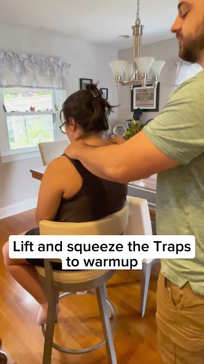 Give Your Partner an EFFECTIVE Shoulder Massage