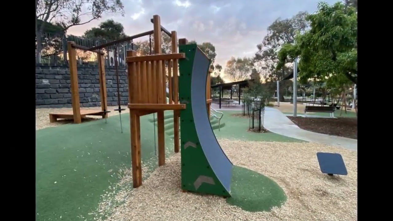 Victoria Park North Playground, Adeney Avenue, Kew