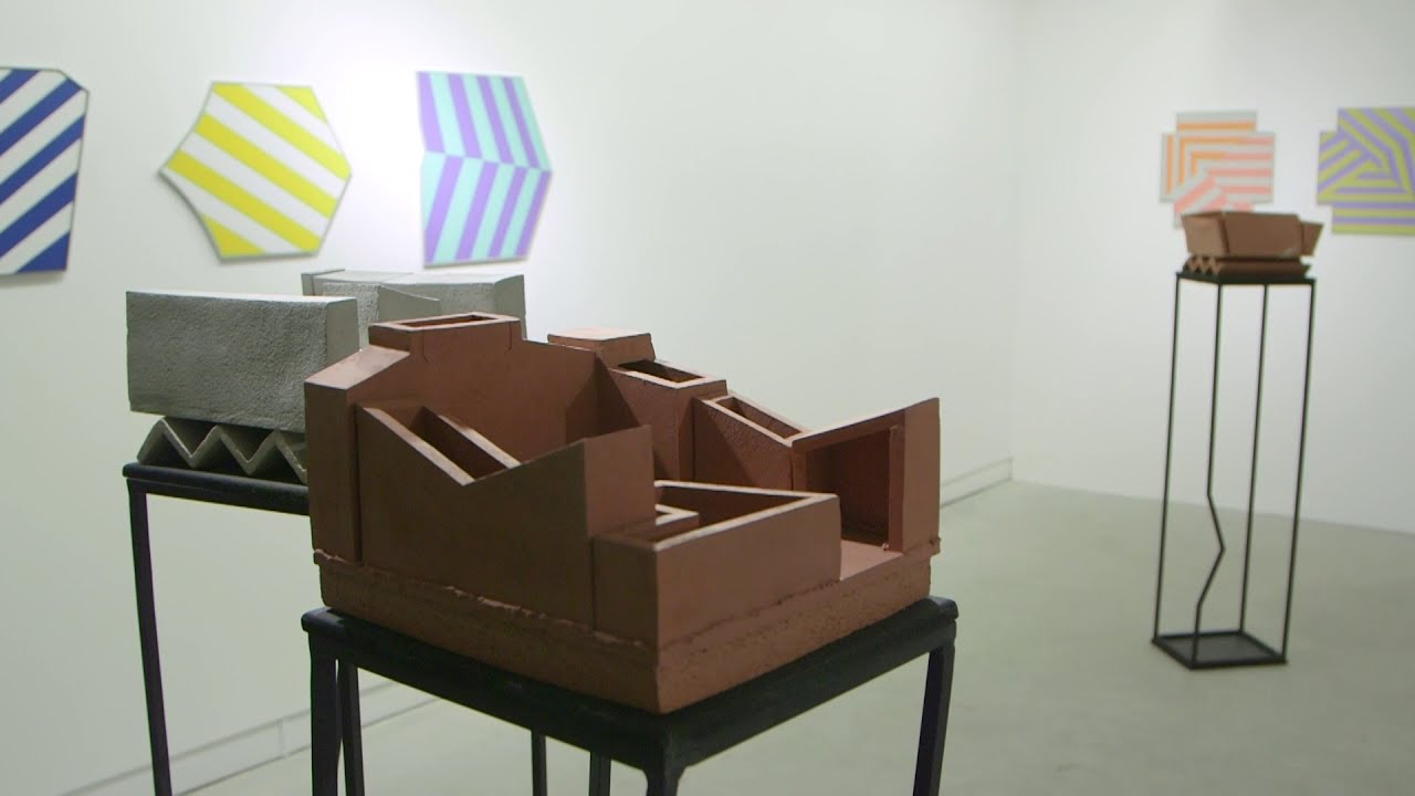 Tá cosúlacht san Éagosúlacht - Quite similar but actually very different —  An Gailearaí, image size:1280x720