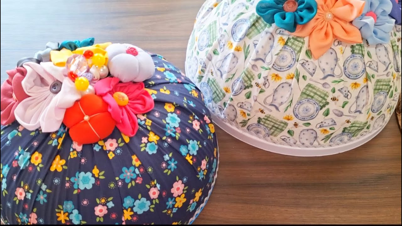 COBRE-BOLO SUPER LINDO + PASSO A PASSO FLORES COM PEDACINHOS DE TECIDO