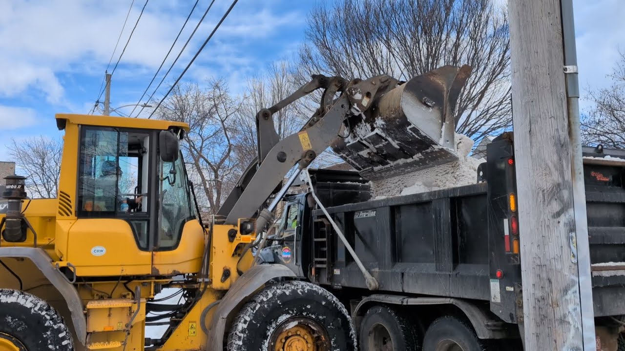DPW Clears Snow at Myrtle St and N Champlain St