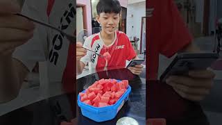 今天晚餐吃#咖喱面#西瓜#米粉#记录生活每一天 #10月27号  