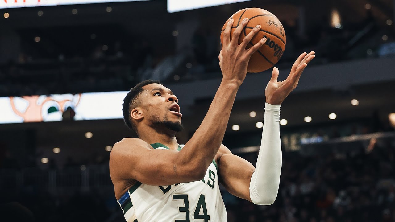 Highlights: Giannis Antetokounmpo Scores 24 Points vs. Lakers