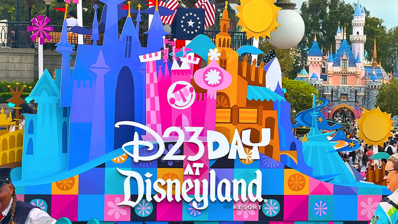Disneyland Walkthrough - D23 Day Crowds & Haunted Mansion Holiday Construction [4K POV]