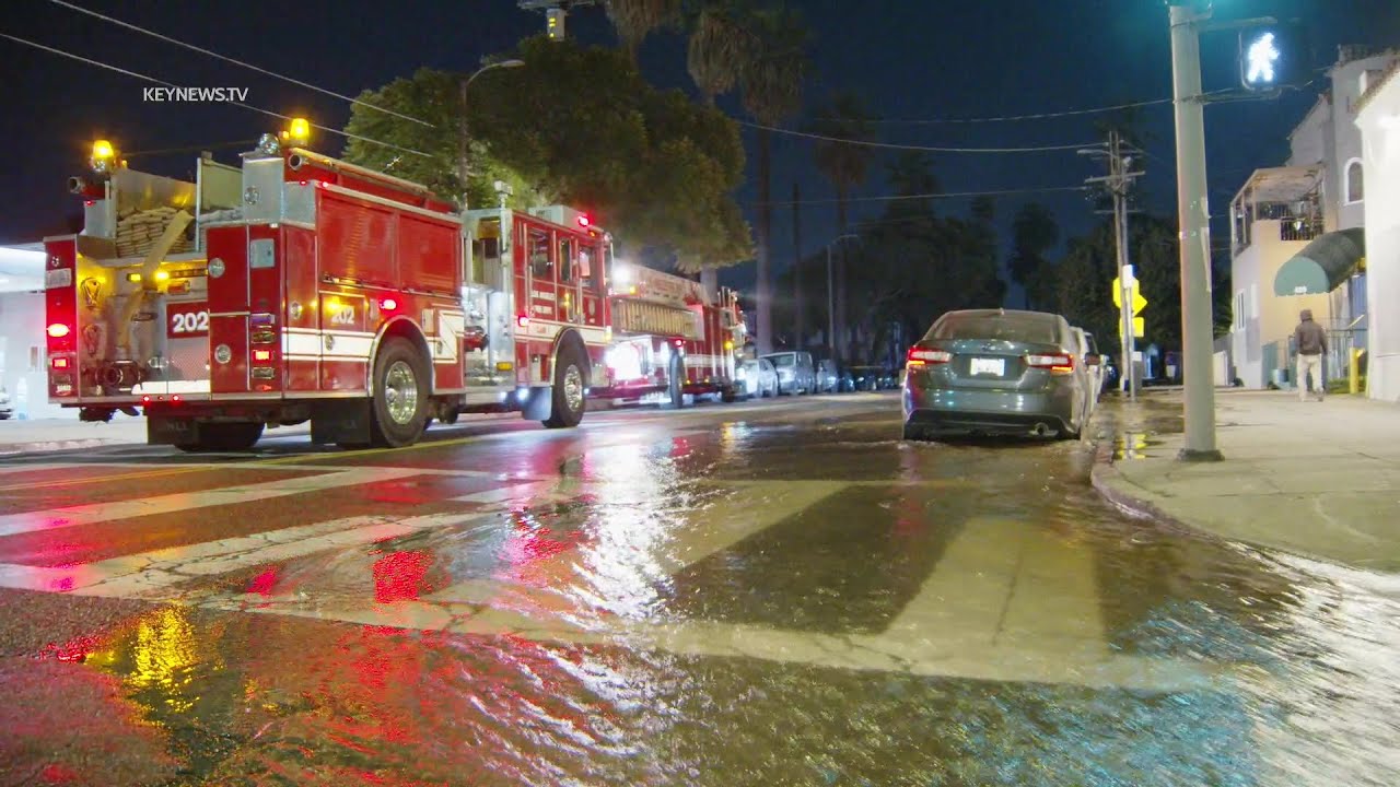 Boyle Heights Large Water Main Break Floods Streets, 101 Freeway - YouTube