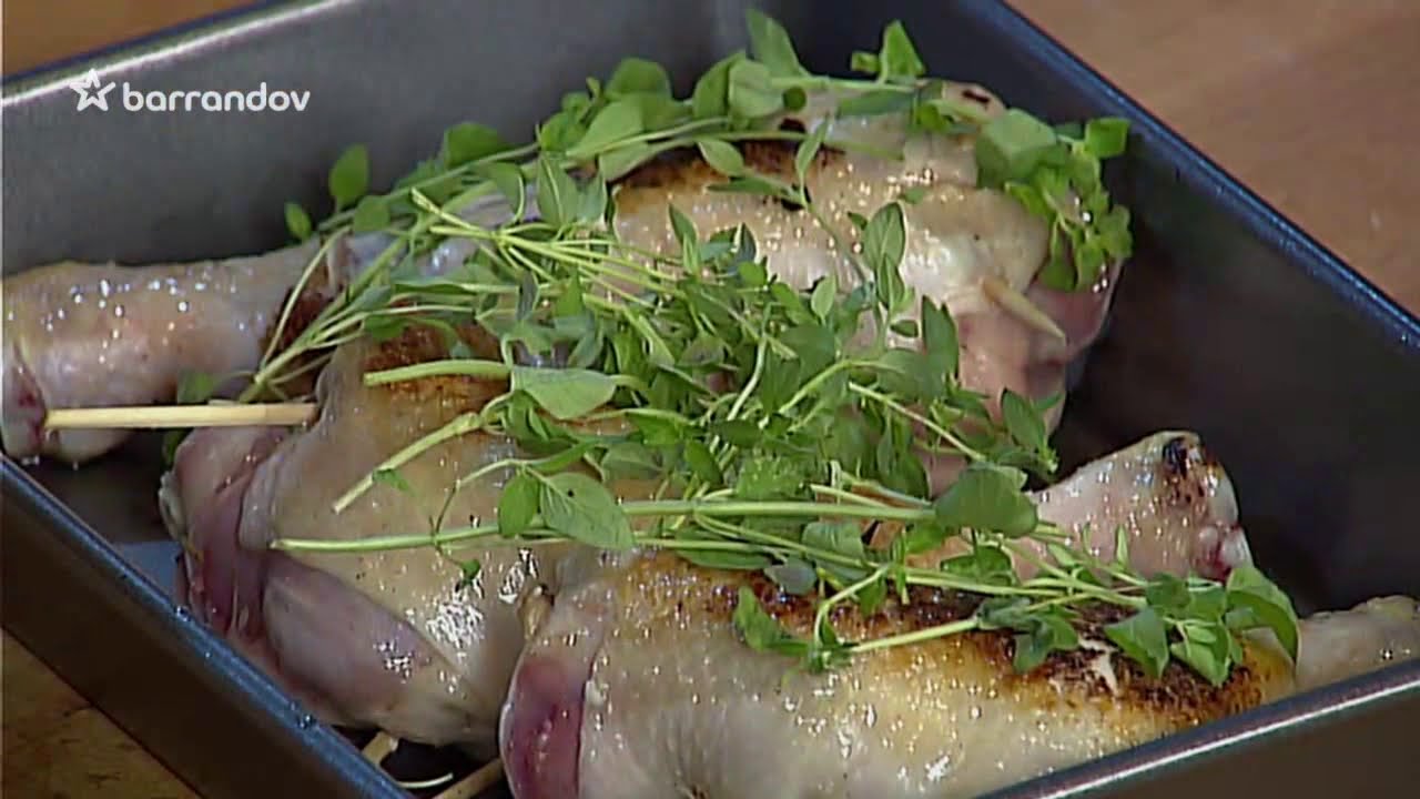 Kašpárku vař - Gigotin z kuřecích stehen a šťouchané brambory s nakládanými cibulkami. Francouzský j