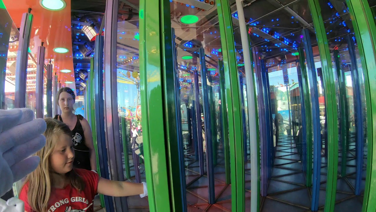 Kirmes Fahrgeschäft Glaswerk Laufgeschäft Volksfest Nürnberg 2019 POV