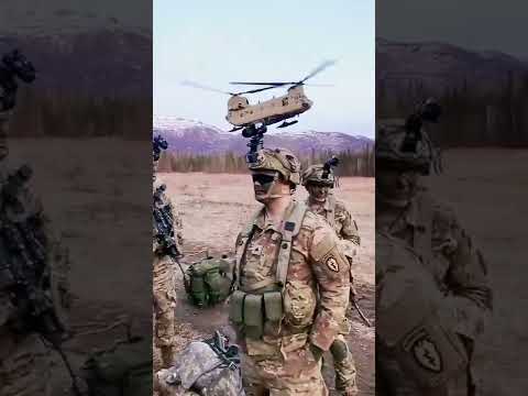 Anyone know how many soldiers can load in this US army military helicopter?