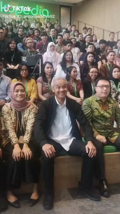 VIRALL!!! PAK GANJAR GUNERNUR JATENG JOGET TIKTOK