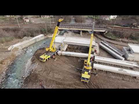 სარკინიგზო ხიდის საინსტალაციო სამუშაოები ხარაგაულის მუნიციპალიტეტში.