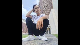 Lagi main biliar