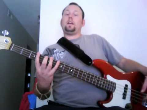 beginner-bass-lesson-2---left-and-right-hand