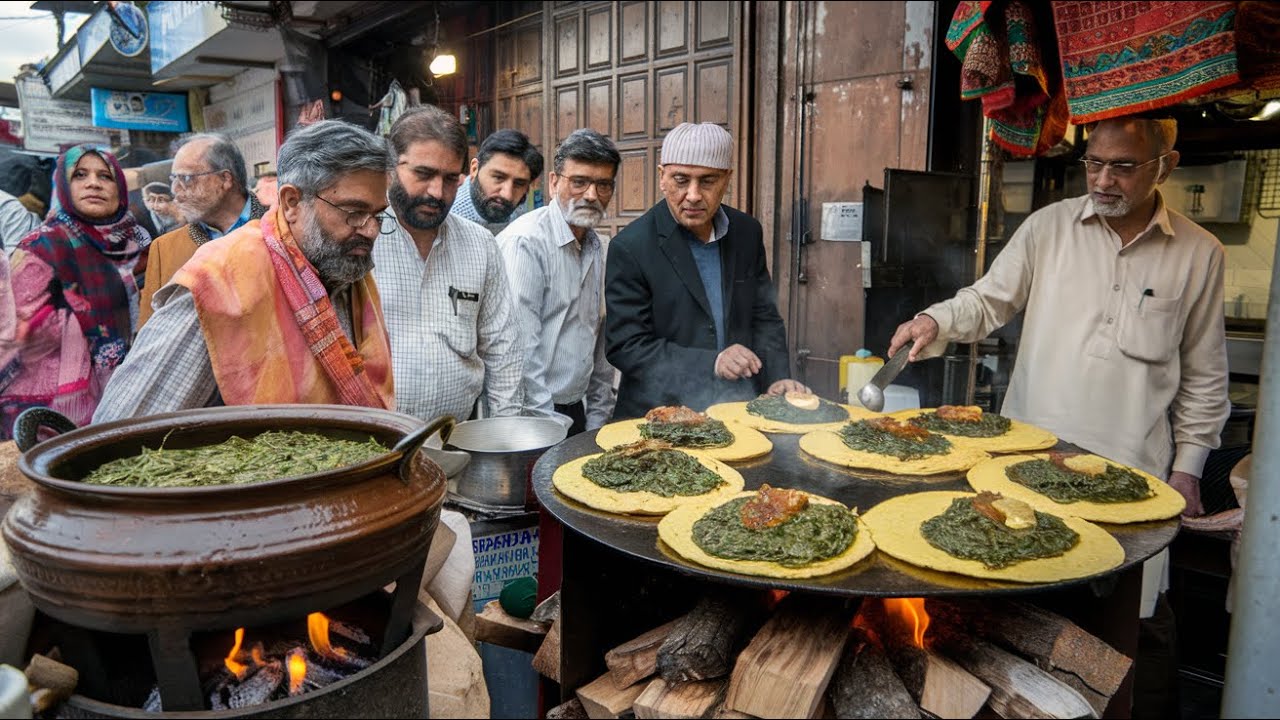 70/- Rs 40 YEAR'S OLD ROADSIDE BREAKFAST | MAKKI ROTI WITH DAHI SAAG | CHEAP STREET FOOD BREAKFAST