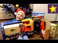 Машинки Игрушки Подарки Игорюша разбирает новогодние подарки Kids toys video