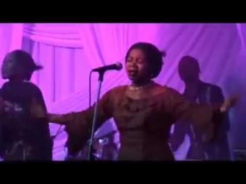 Download Angela Chibalonza - Nataka Kufanana Na Wewe (Official Music Video)