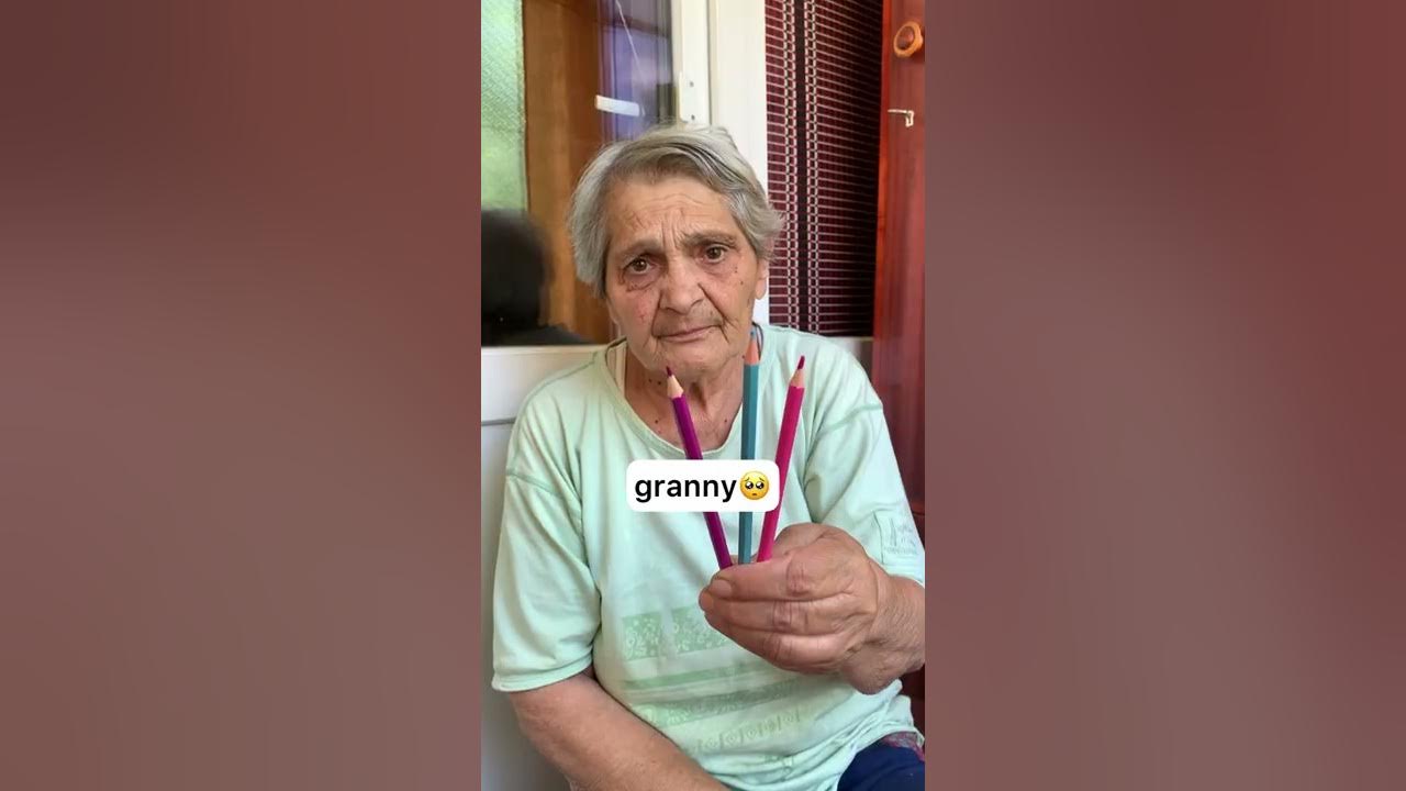 I asked my dad, grandma and mom to DRAW ME😳 who did ✨BEST✨? | DANIA (#Shorts)