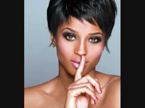 Rihanna's new short shaved hair? Who really starte...