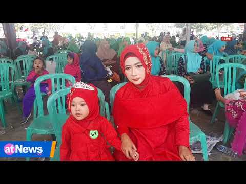 fashion-show-busana-muslim-ibu-&-anak-,-gemparkan-alun-alun-tuban