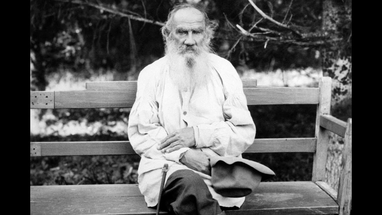 Высказывания о л толстом. Лев толстой о воспитании детей. Цитаты л н толстого о воспитании. Толстой человек подобен дроби цитата. Толстой человек подобен дроби.