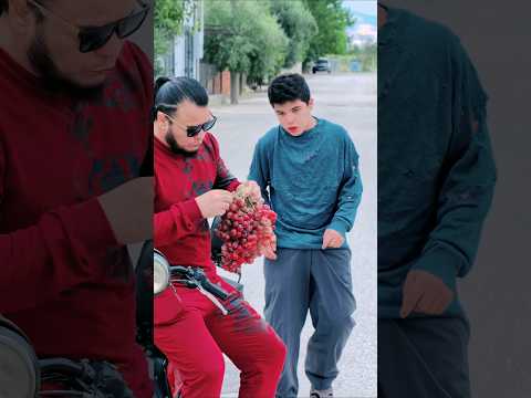 موقف لشاب كريم يحب الخير للجميع