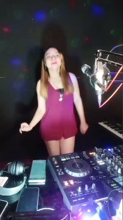 dj rere monique (story wa)