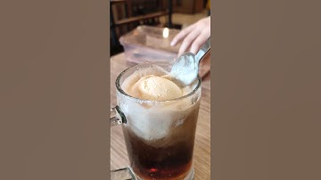 coke float #refreshing #summervibes #everyone #relax #enjoylife #besafealways #ytshorts