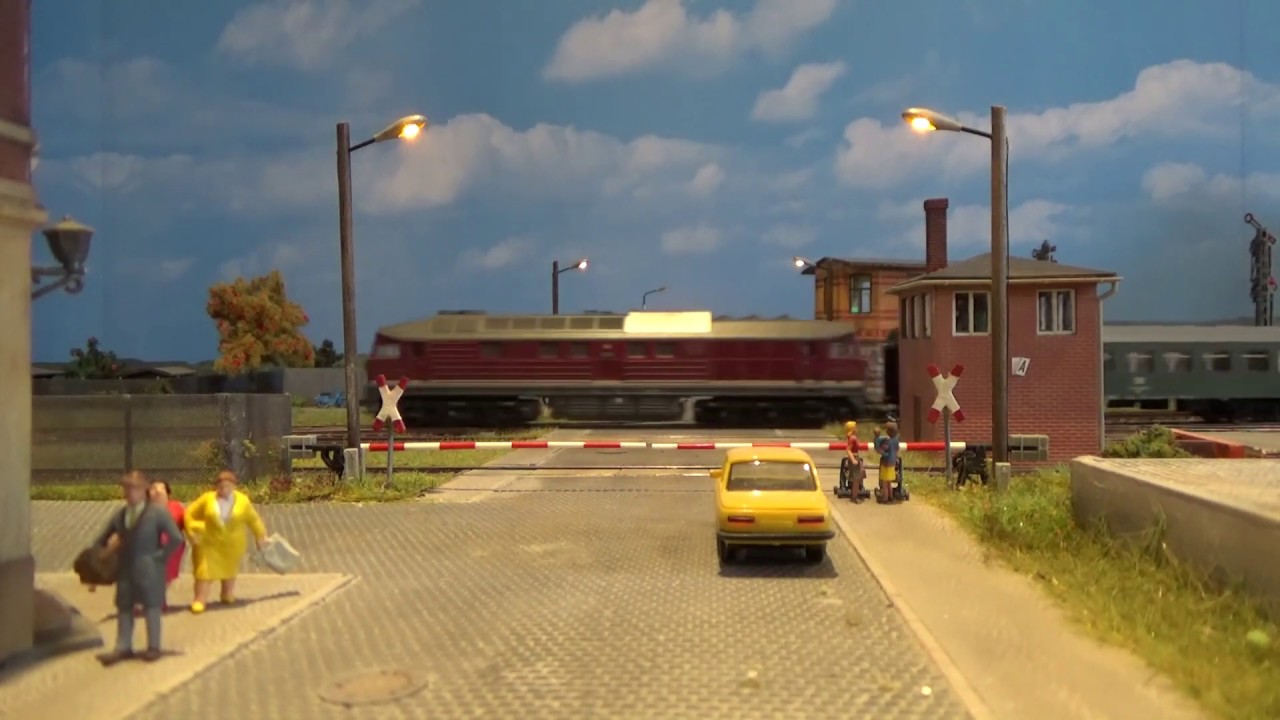 H0-Modellbahnanlage Bahnhof Güsten - Schrankenanlage F185