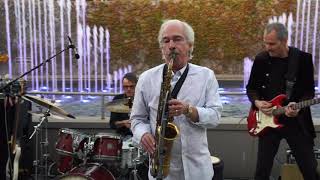 The Flynn Brothers perform at the Kohl Kaplan Fountain