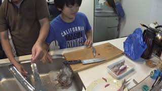 親子であじのなめろう作り（家庭内動画）