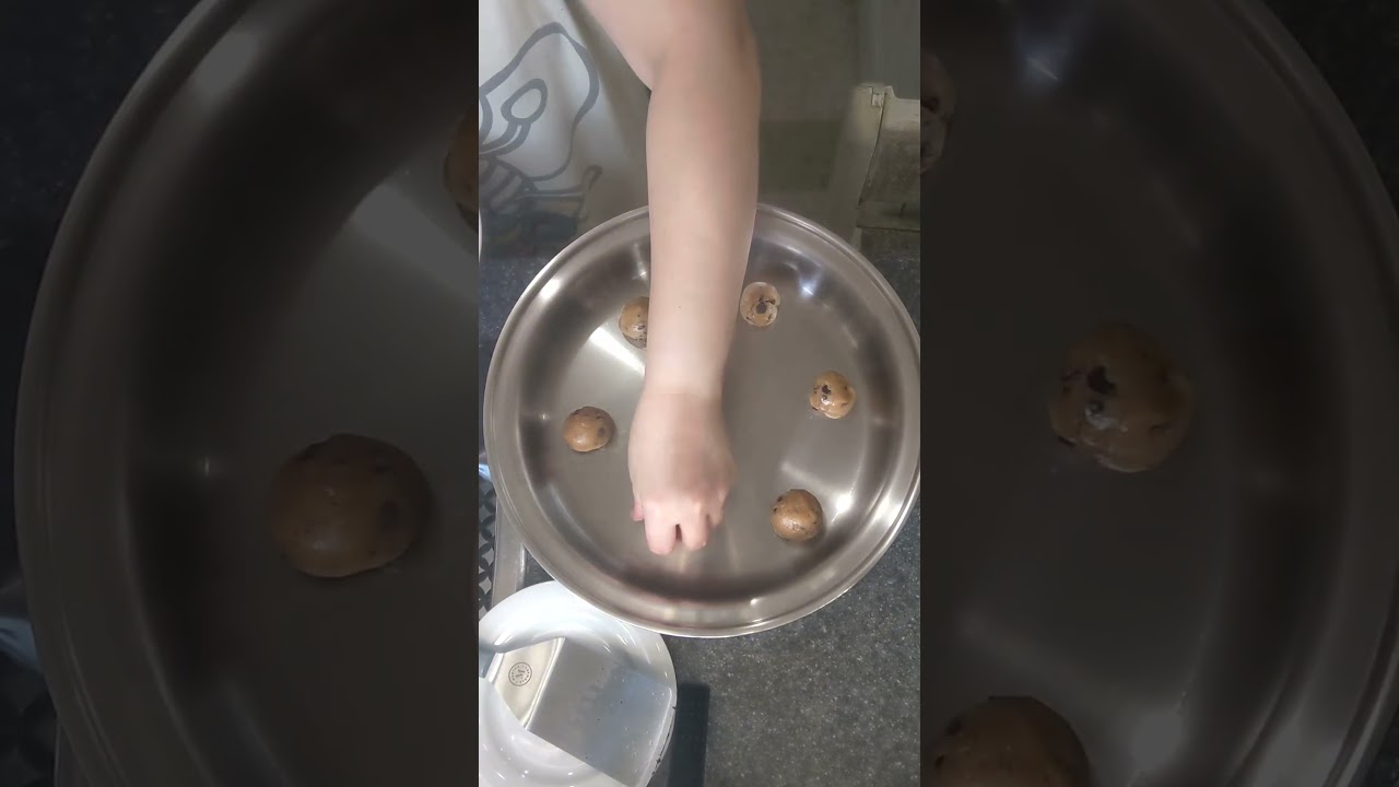 Chocolate Chip Cookies using 12" Electric Core Skillet Saladmaster