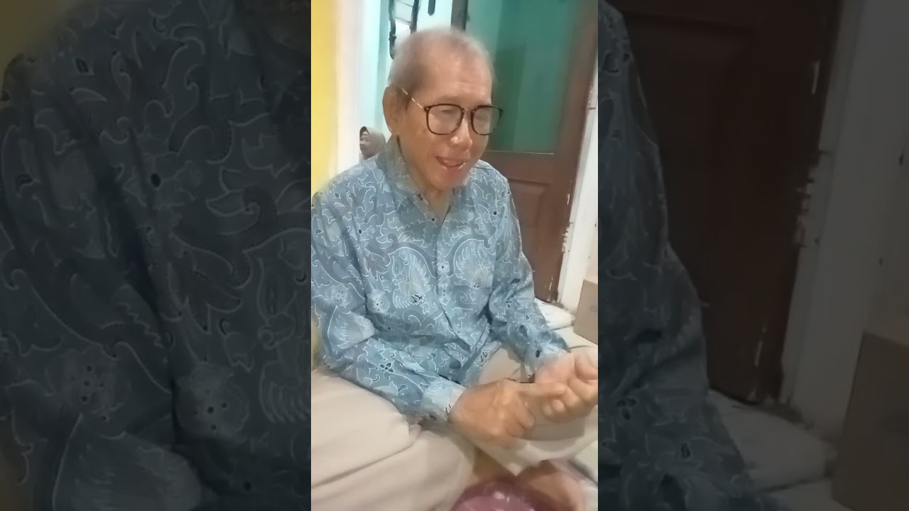 P.Adi Pasuruan  Saksi hidup Romo Semono bercerita sajarah ke Ghoipanya Romo Semono