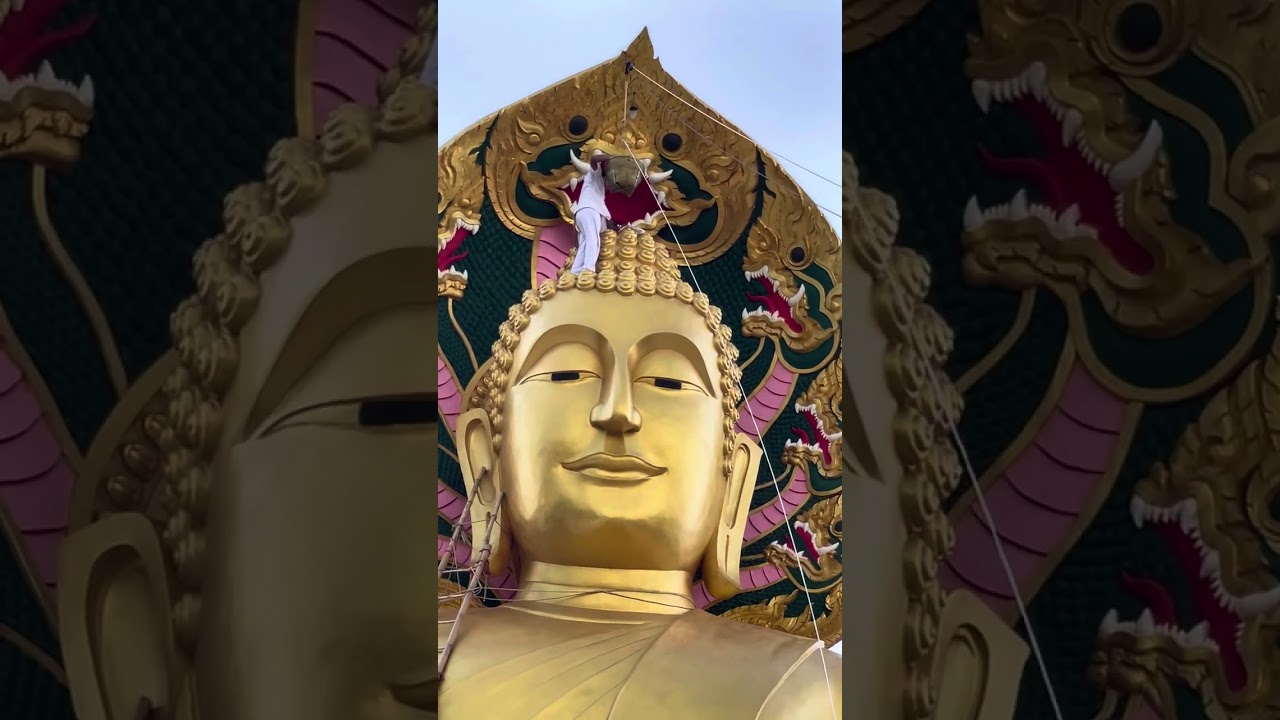 อันเชิญพระบรมสารีริกธาตุ บ้านคำไฮ ตำบลหาดแพง อำเภอศรีสรงราม จังหวัดนครพนม