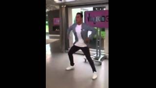 Download Lagu Timor Steffens on a dutch program, doing 'a drill' MP3