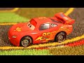 Cars Lightning Mcqueen vs Hot Wheels Drift Car