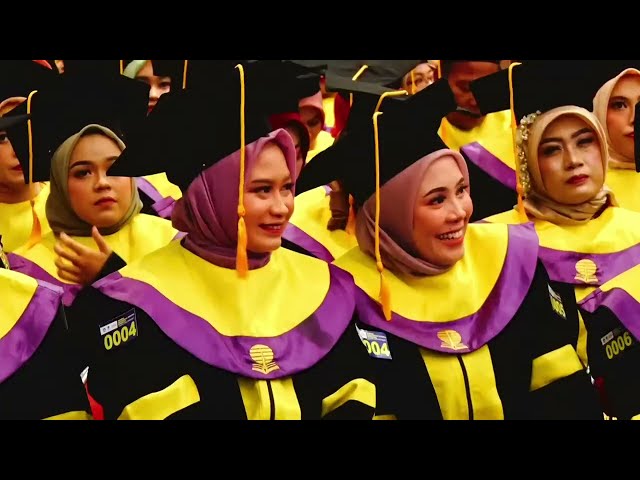 Wisuda Universitas Terbuka Surabaya Periode 1 Tahun 2024 class=