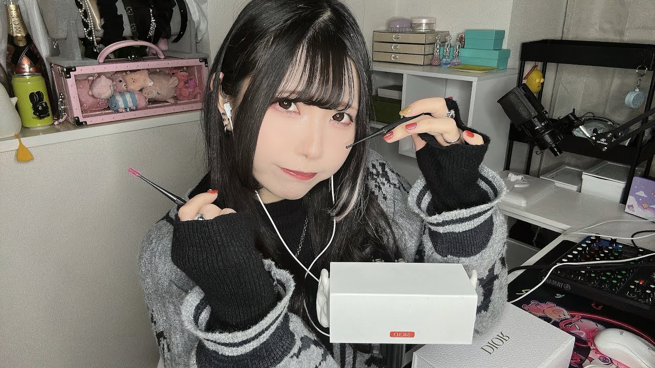ASMR 久々に囁きながら耳かきをする【シリコン、スパイラル耳かき】