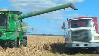 This is What We Love to See - Farmer Mark 230 Bushels of Corn -John Deere S660 #harvestchaser